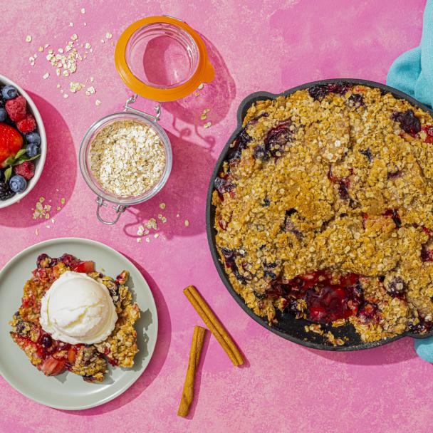 Recipe Quaker® All-American Skillet Apple-Berry Crumble Pie