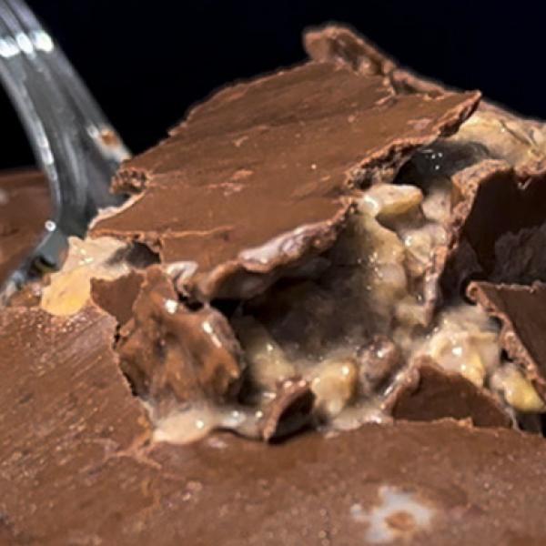 Cookies & Cream Overnight Oats With Hard Chocolate Shell